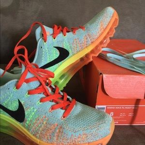 Nike Flyknit Max